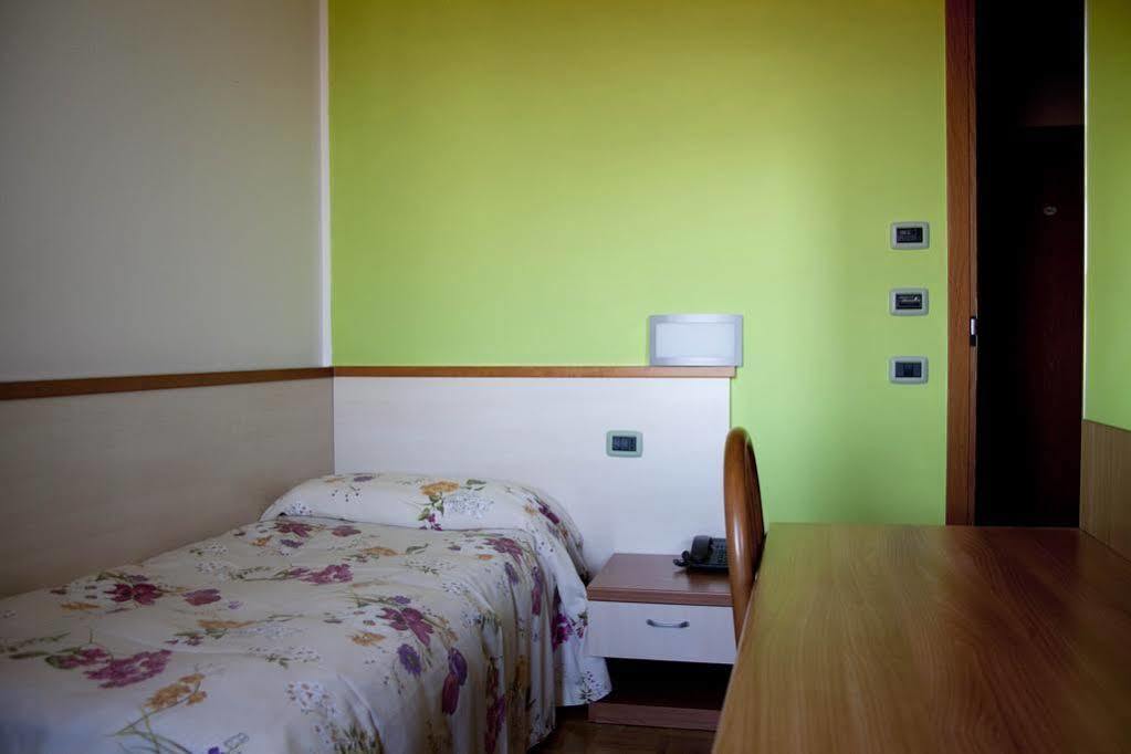 Albergo Da Benedetta Vetralla Dış mekan fotoğraf
